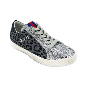 ISO everly shoe box sneakers